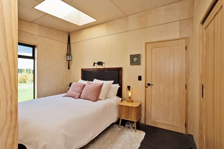 68 Sunrise Drive Seaward Bush_23