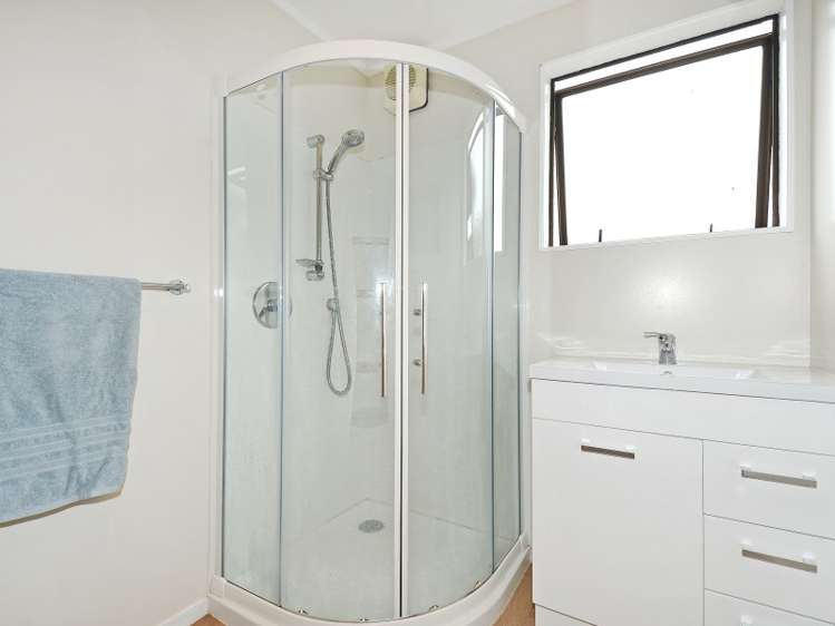 13 King Charles Drive Kingsley Heights_11