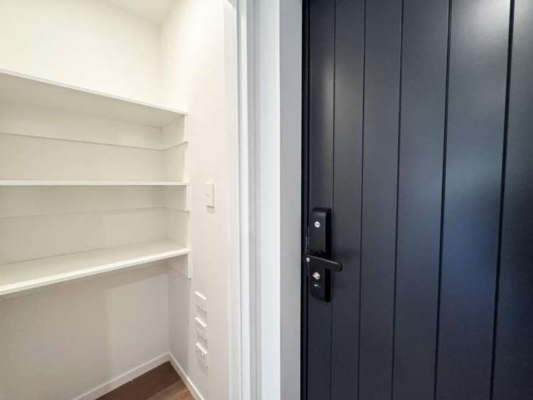 4/12 Molley Green Place 10044_6