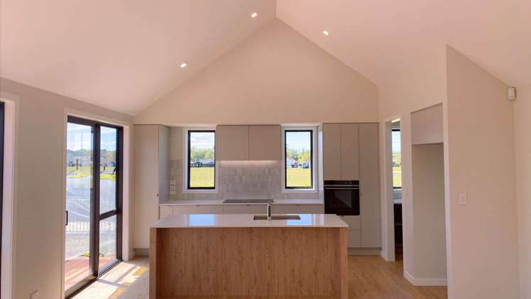 2 Moyle Street Wainui_6