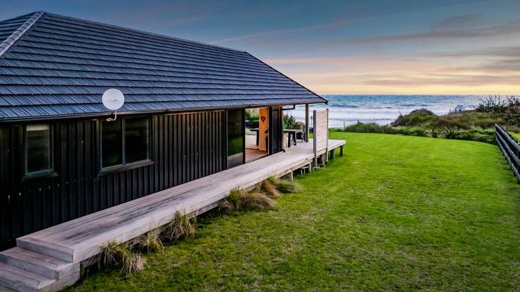 288 Tai Road Opunake_40