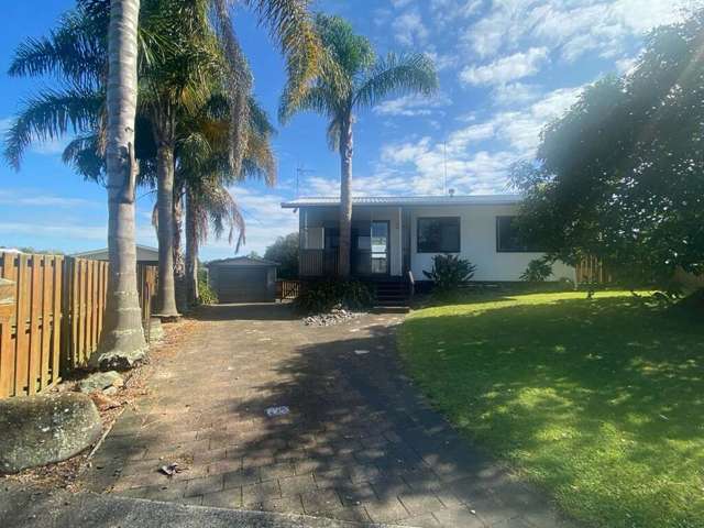 MORRINSVILLE-1 BEDROOM HOUSE