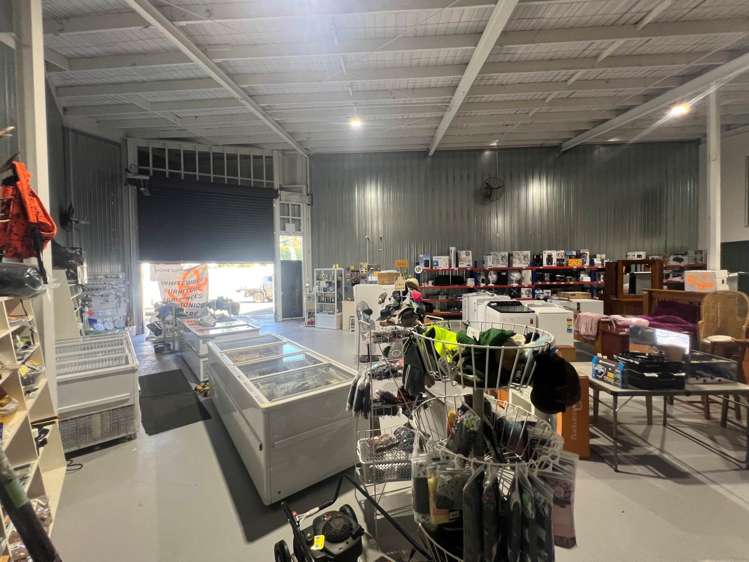 Unit 2/253 State Highway 10 Cable Bay_4