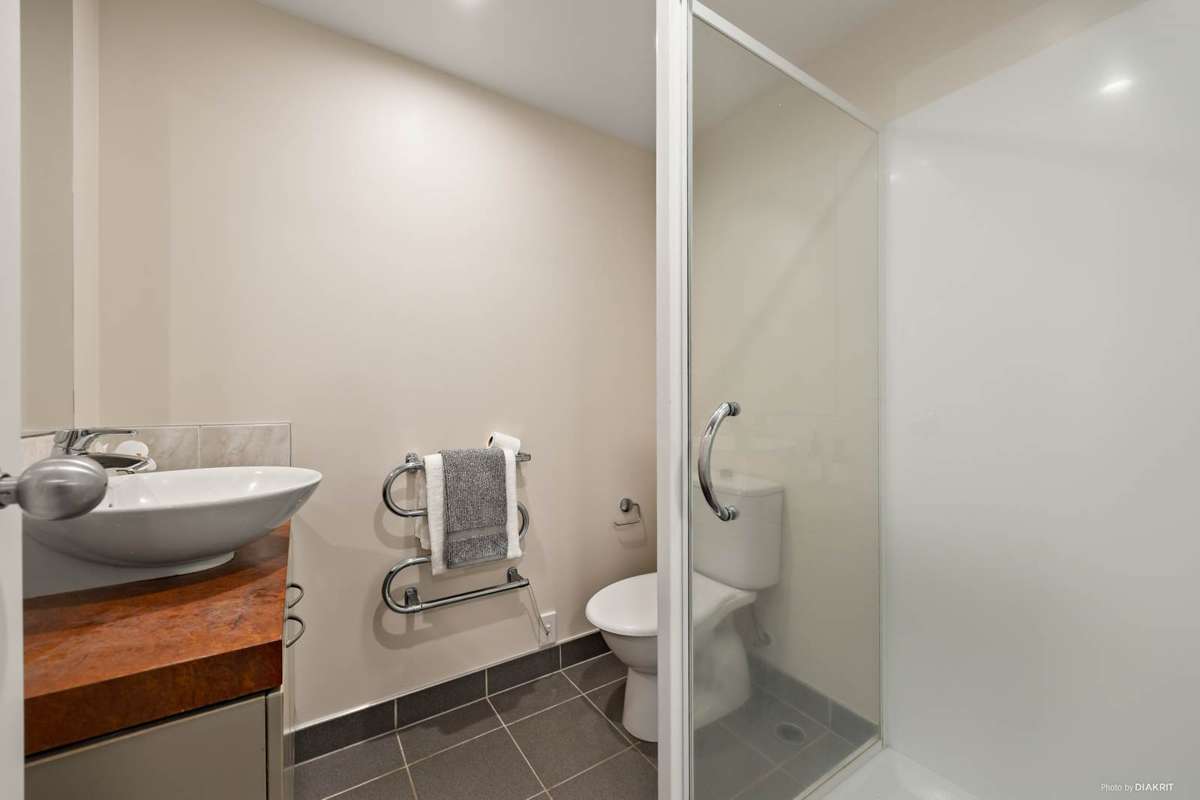 916/135 Hobson Street_5