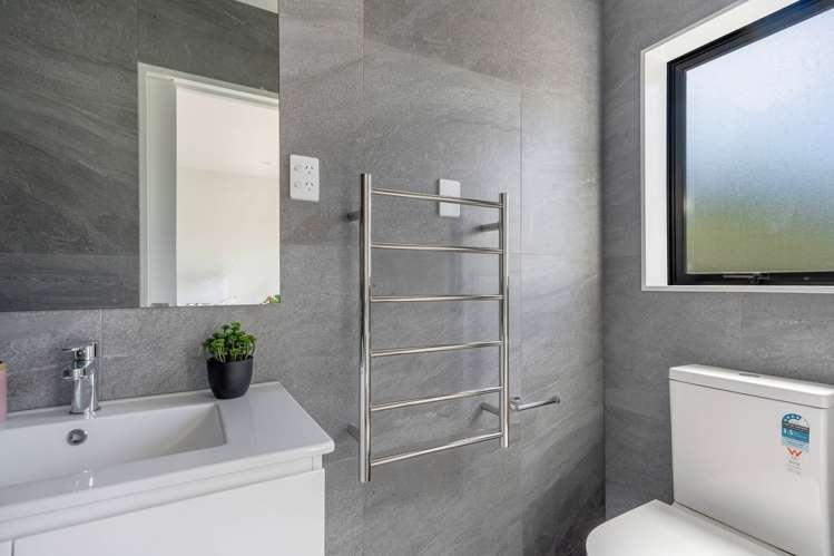 43c Fitzherbert Avenue West Harbour_17