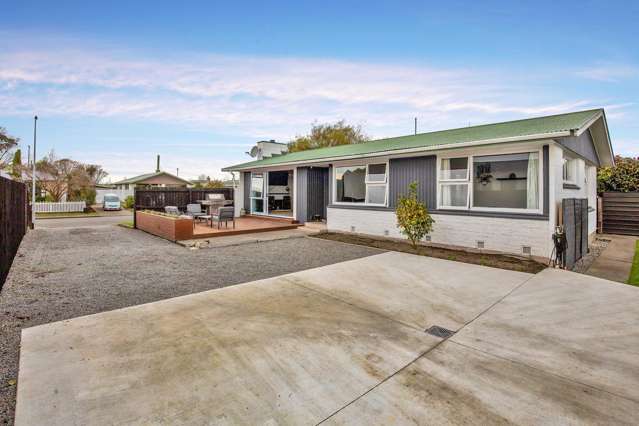 19 Kathleen Crescent Hornby_1