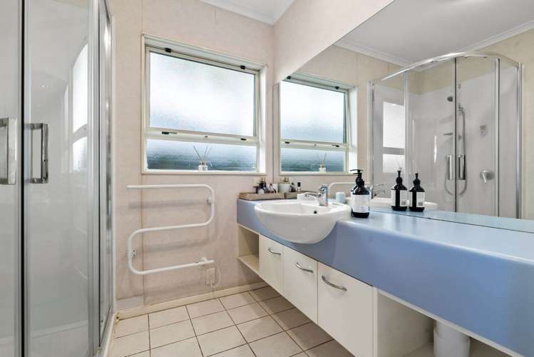 27 Gillett Place Botany Downs_10