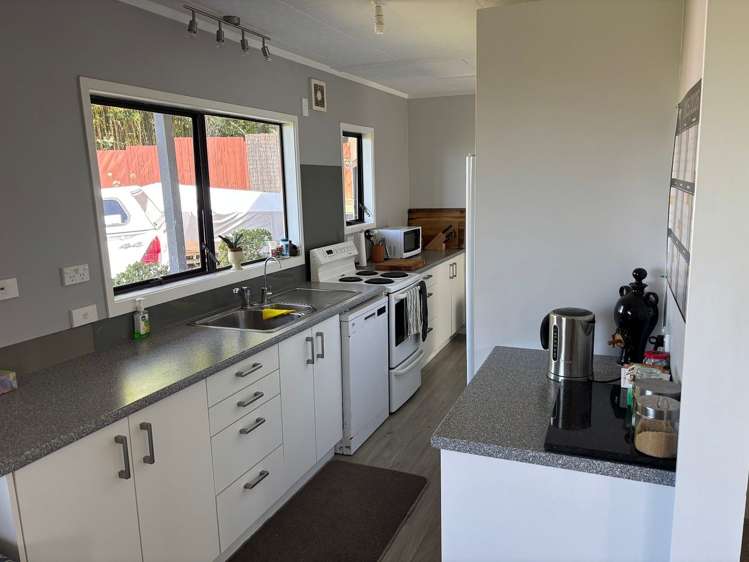 19 Raelene Place Massey_7