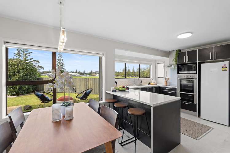 2 Edgewater Grove Orewa_6