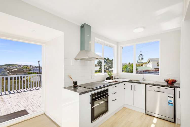 79 Driver Crescent Cannons Creek_5