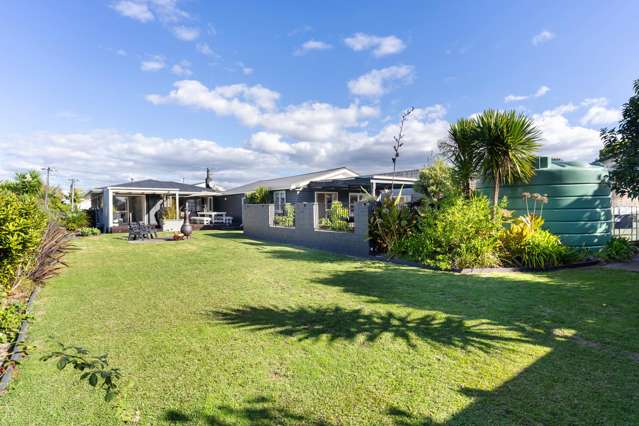 Seriously for Sale - Family Living with a Bonus!