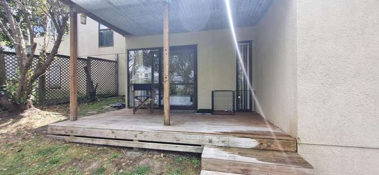 22 Baulcomb Parade Windsor Park_19