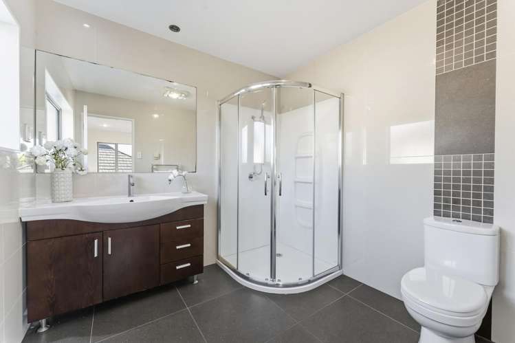7 Andy Crescent Flat Bush_24