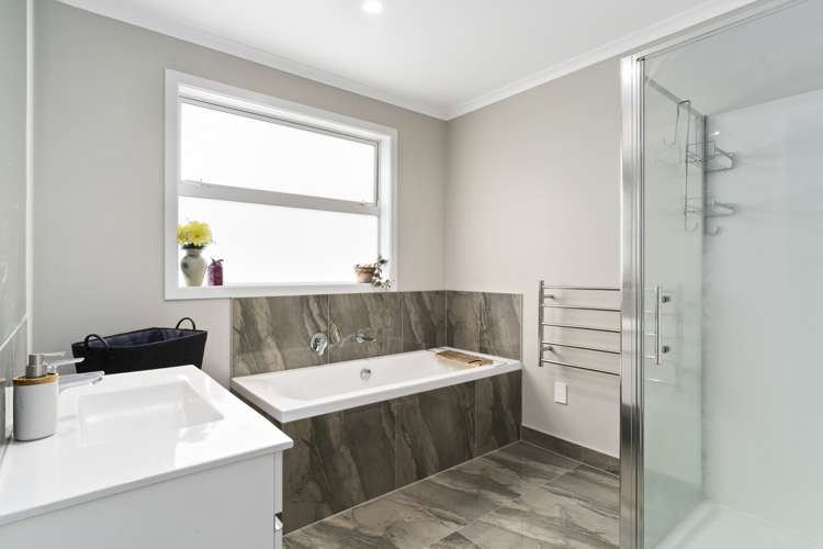 6 Ernie Way Mount Maunganui_11