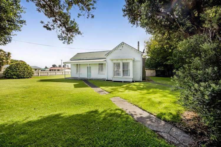 202 Egmont Street Patea_15