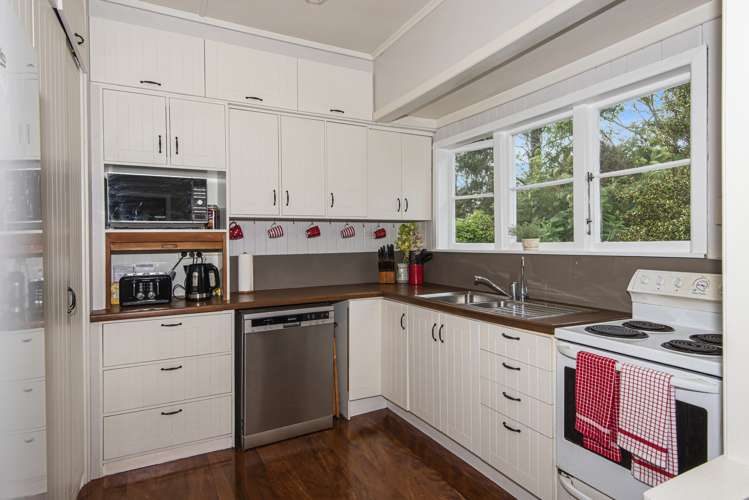 9 Going Road Matarau_11