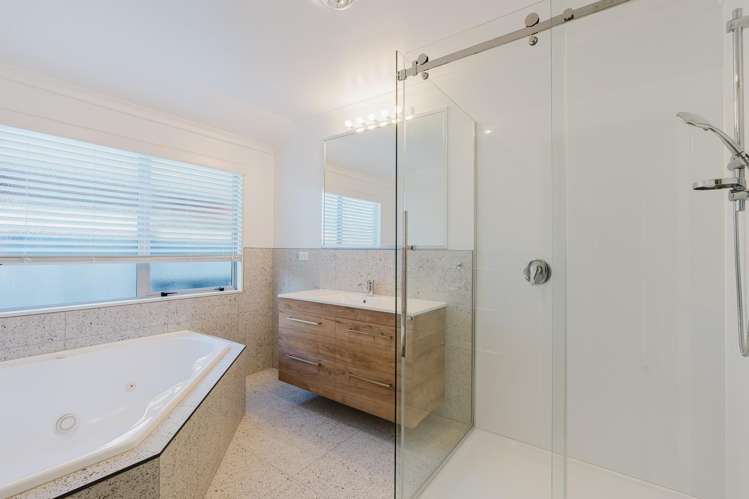 10 Burgundy Court Rototuna_11