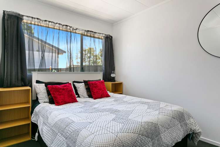 2/139 Spa Road Taupo_8