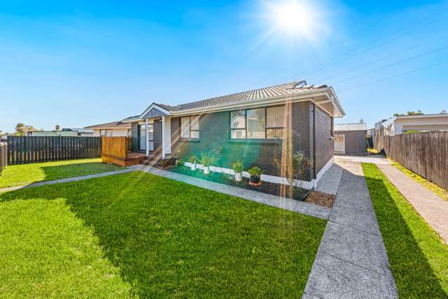 Brick & Tile - 3 Bedrooms + 3 Utility Rooms!