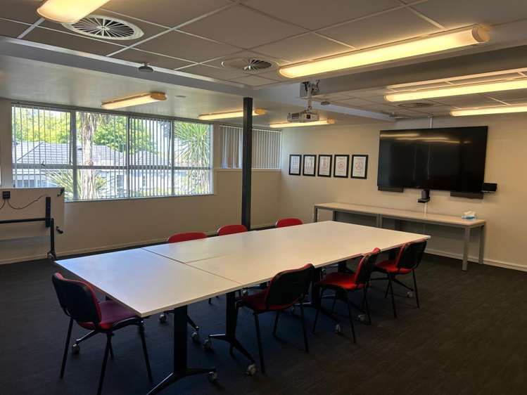 533 Grey Street Hamilton East_11