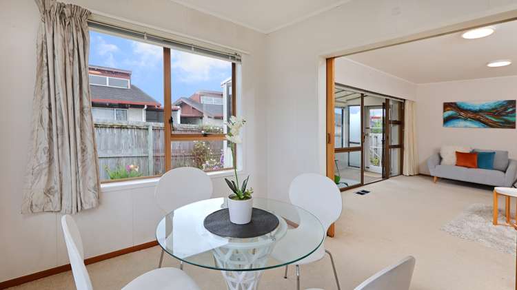 1/33 Swanson Road Henderson_8