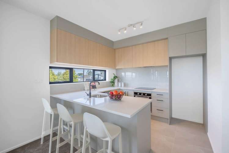 6/43b Waimumu Road Massey_4