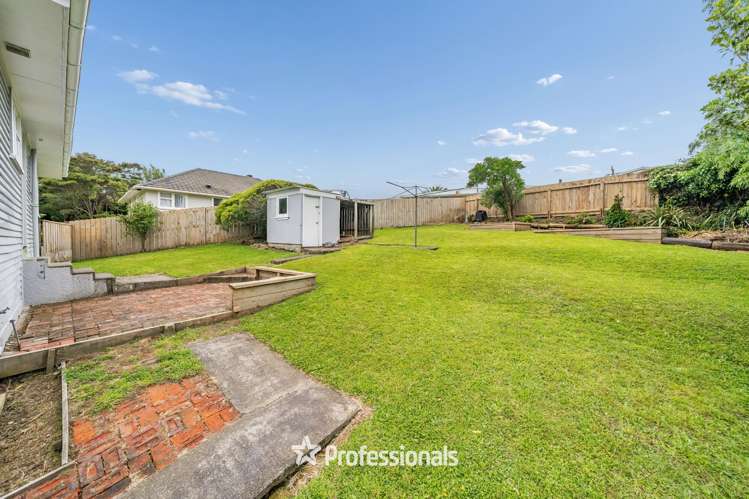 54 Bird Grove Stokes Valley_19