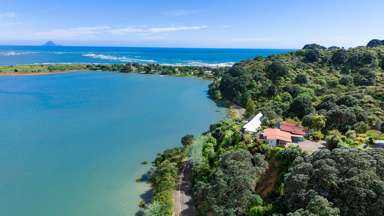 11 and 11A Kuaka Lane_1