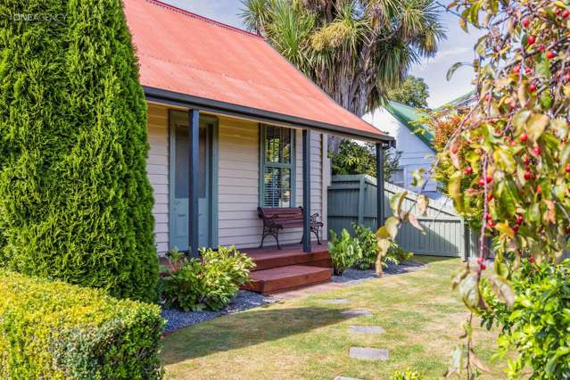 Charming 1915 Cottage with Sleepout – A Rare Opportunity!