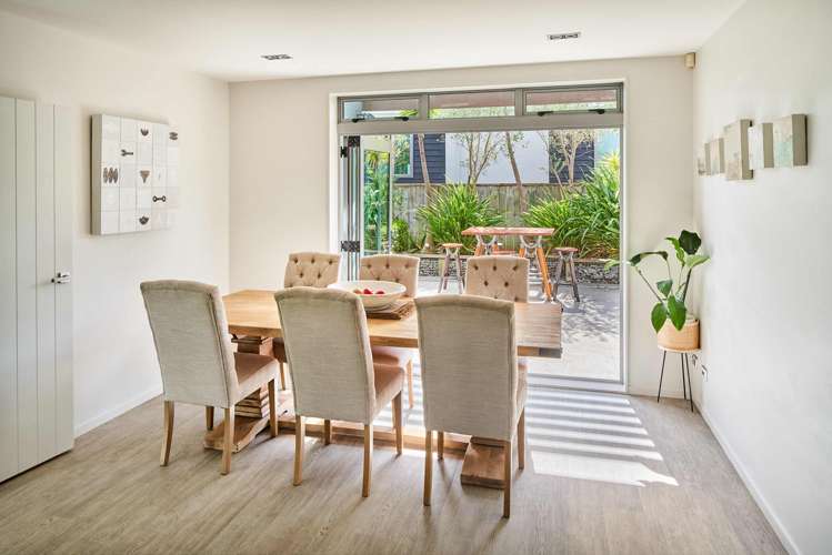 35 Endeavour Drive Whitby_5