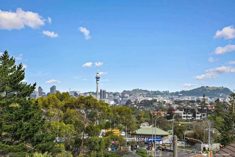 627 Glenfield Road Totara Vale_14