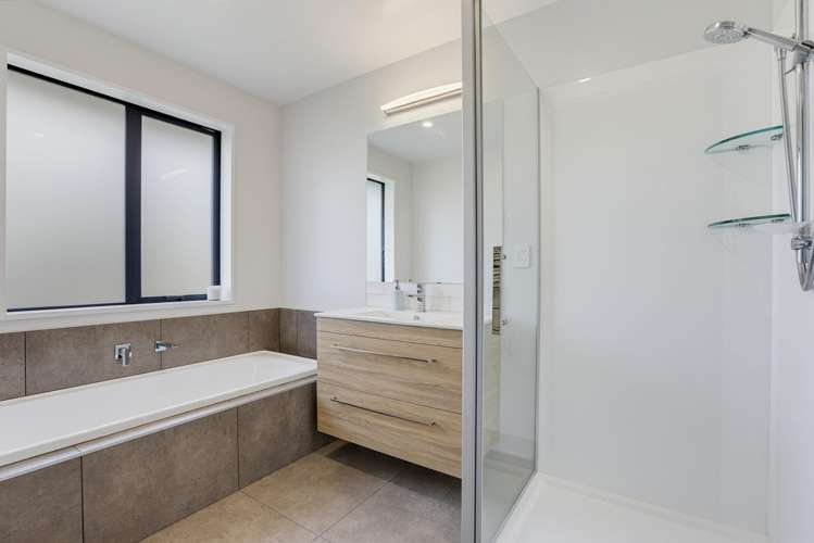 32 Summers Road Darfield_13