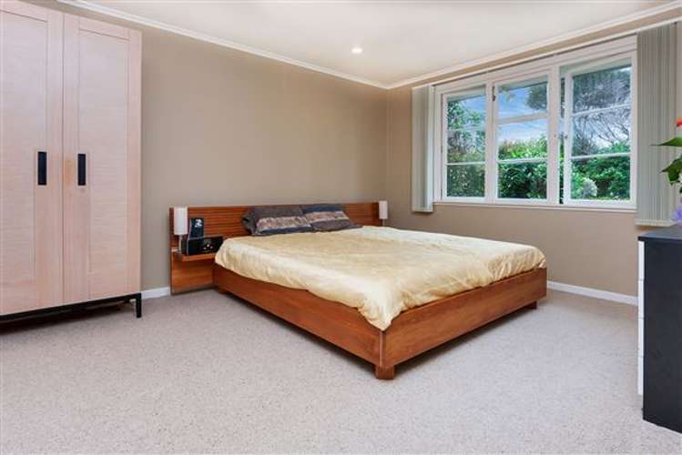 19 Achilles Crescent Narrow Neck_7