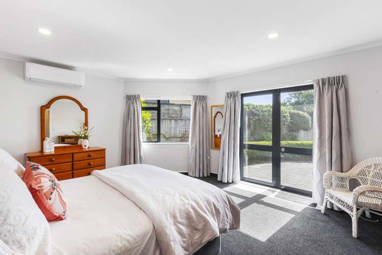 2 Sams Way Raumati South_18