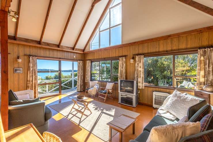 The house on Kennedy Point Road, in Surfdale, Waiheke Island, was sold within six days of hitting the market.  Photo / Supplied