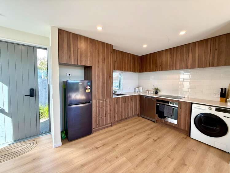  2/6 Manning Place Woolston_4