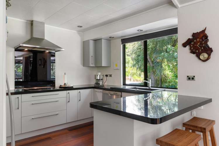 358 Valley Road Whataupoko_3