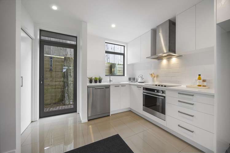 13/15 Chivalry Road Glenfield_7