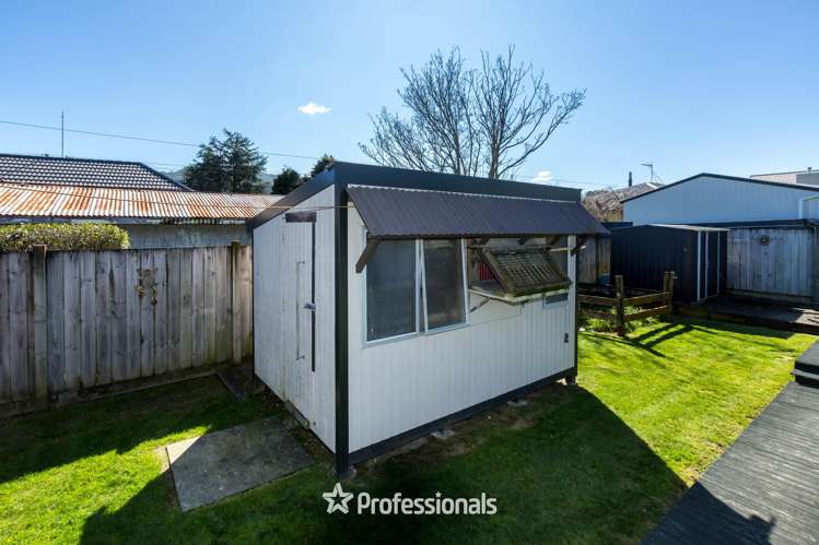 8 Coates Grove Silverstream_22