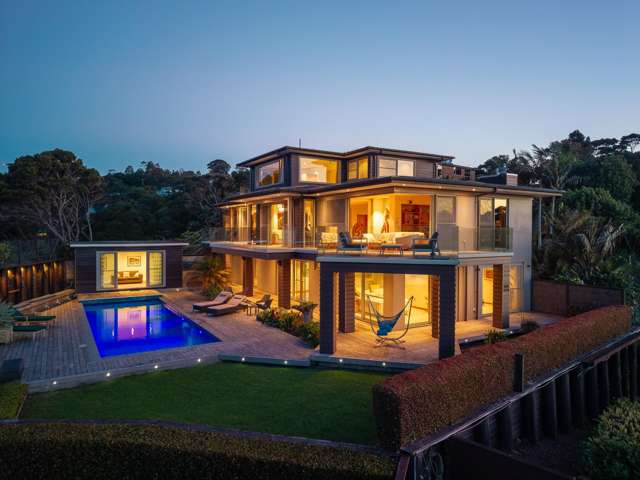 A Distinguished Coastal Estate on the Russell Peninsula