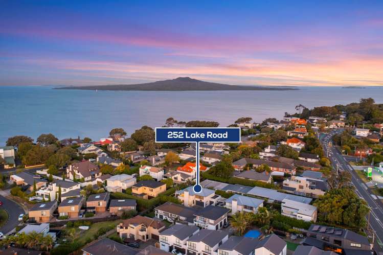 252 Lake Road Hauraki_31