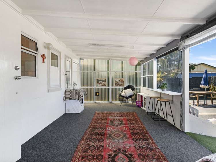 905 Willowpark Road North Mayfair_24