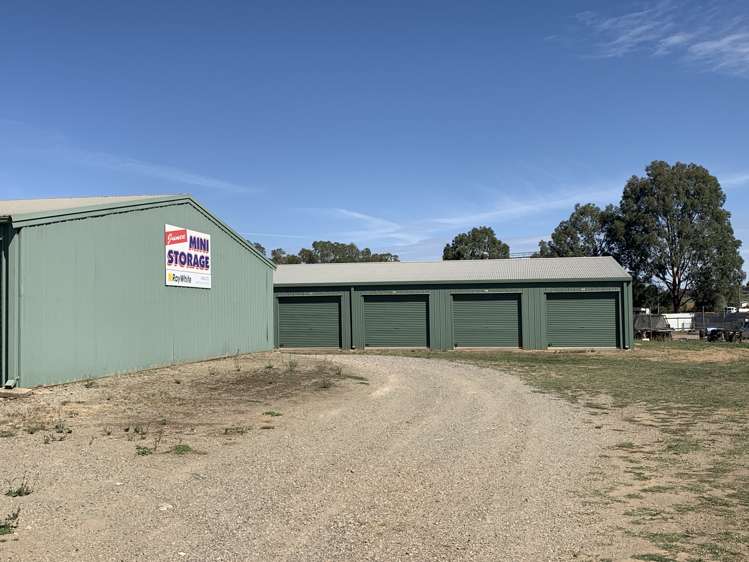 98 Queen Street (STORAGE SHEDS) Junee_1