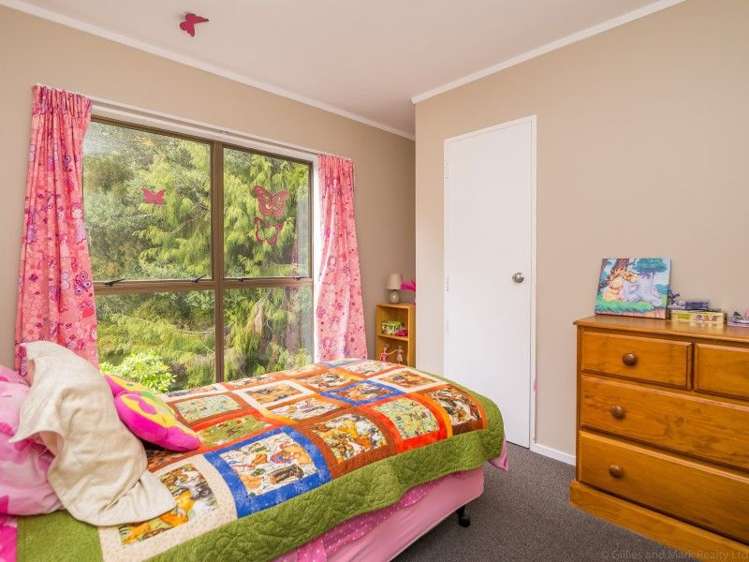 7c Tiniroa Grove Silverstream_15