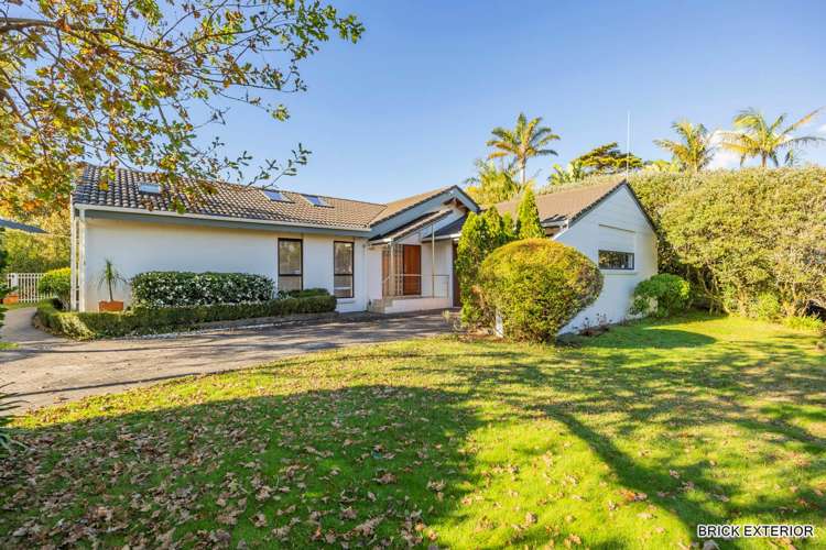 18 Waipuia Place Greenhithe North Shore City Houses for Sale