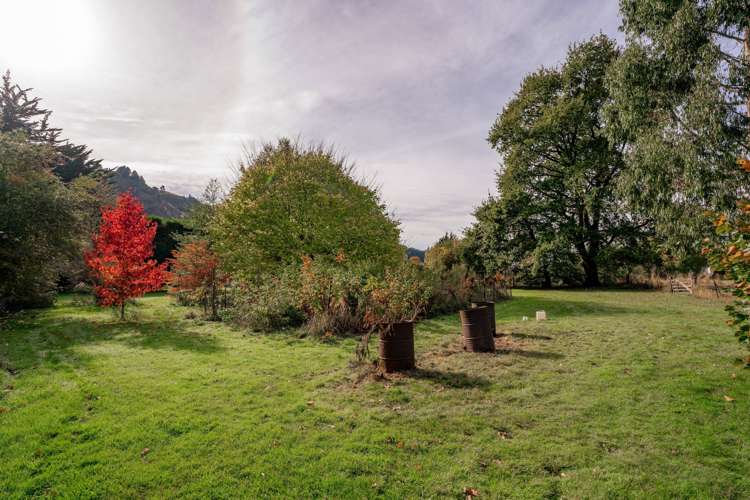 8 Roches Lane Lumsden Surrounds_10