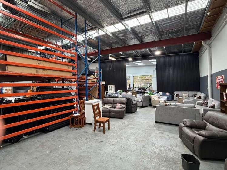 Unit 1, 3 Tait Place Albany_13