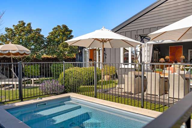 Stylish home with extra cabins and pool