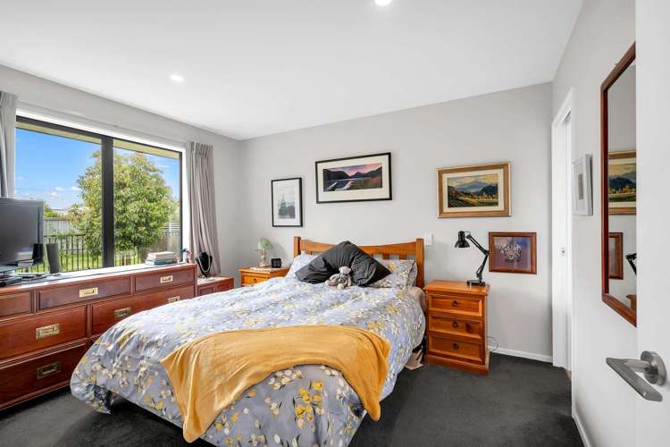 24 Shrimpton Ave Woodend_8