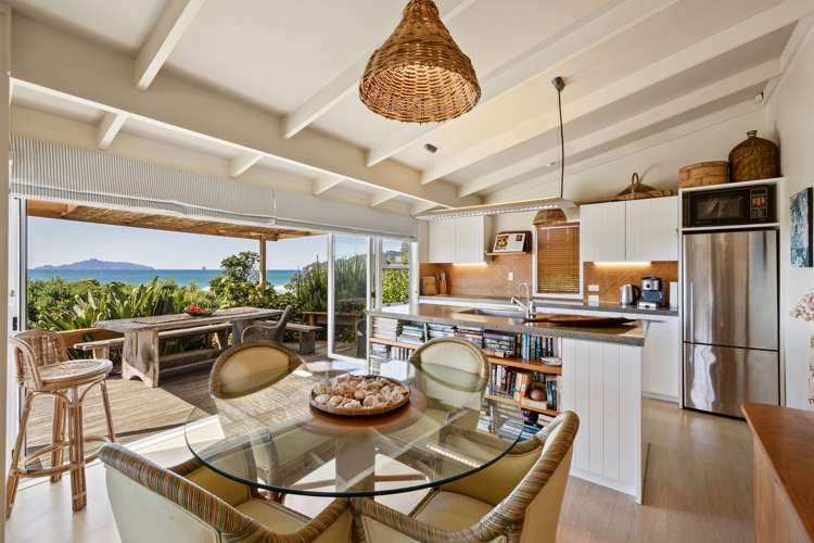 8a Wairahi Road Langs Beach_6